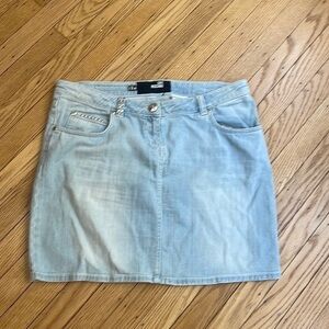 Love Moschino Studded Peace Sign Light Wash Denim Mini Skirt Size 8